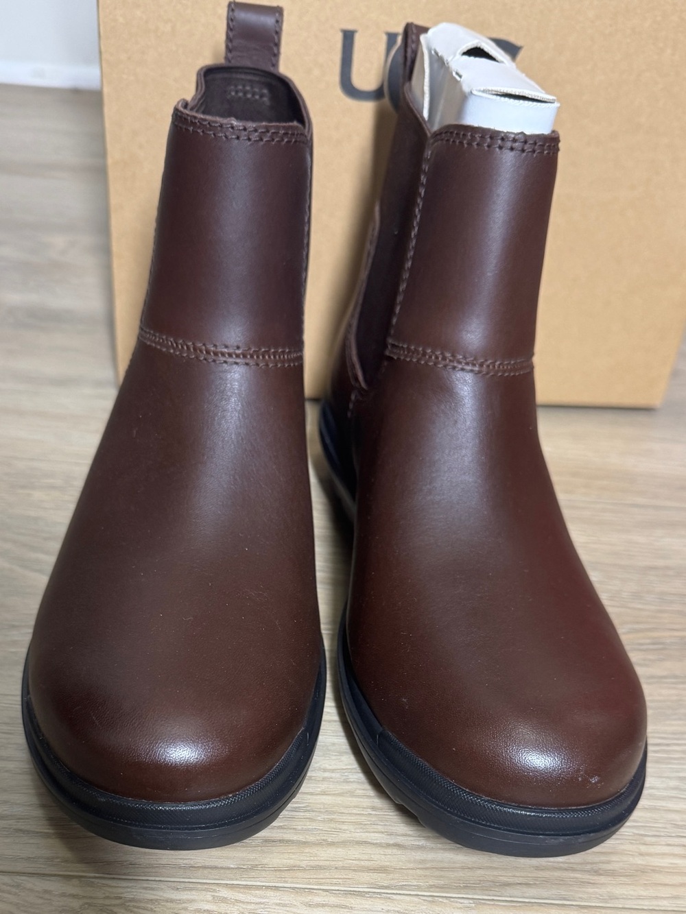New UGG Hapsburg Chelsea Burnt Cedar Women's Ankle Boots Sz. 8.5 - Picture 2 of 9